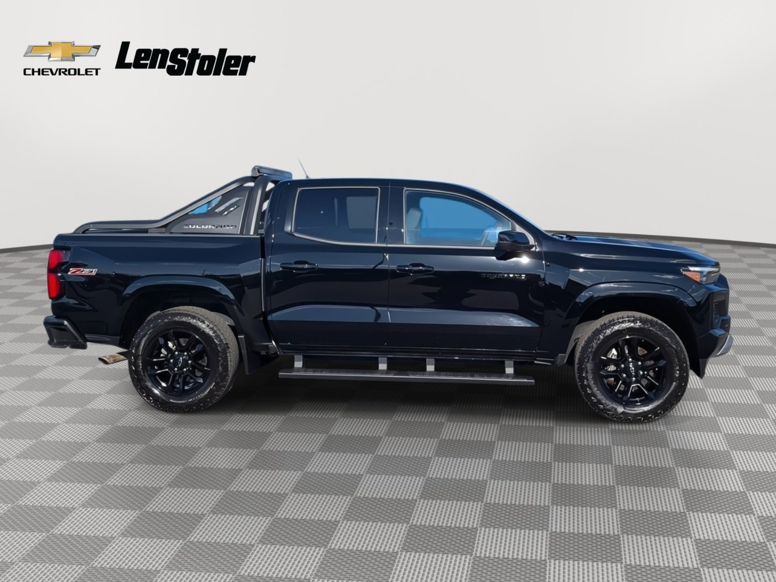 Used 2025 Chevrolet Colorado Z71 w/ Midnight Edition image 6