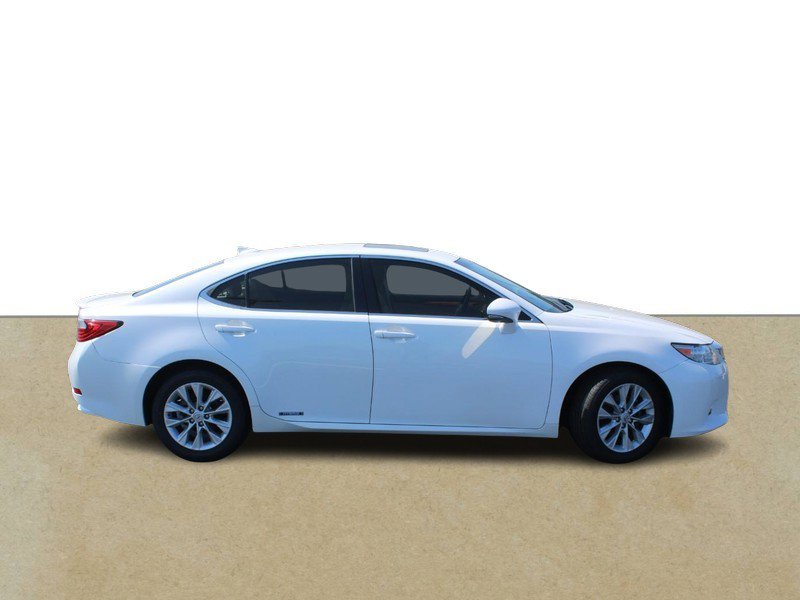 Used 2015 Lexus ES 300h w/ Navigation System Package FWD image 2