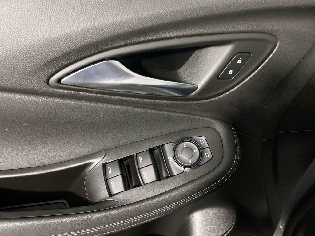 Certified 2023 Buick Encore GX Preferred FWD image 13