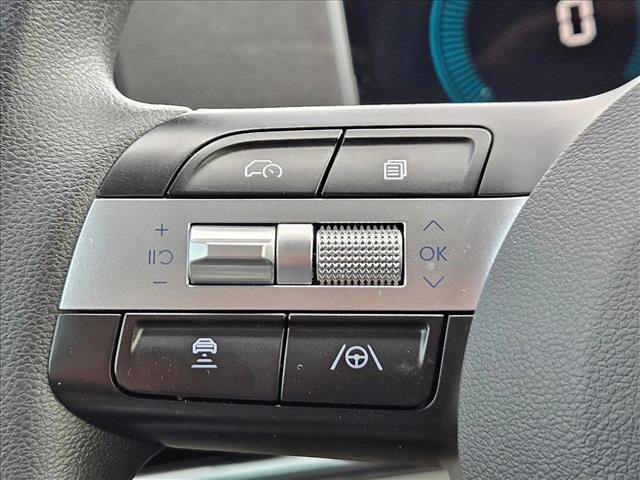 Certified 2025 Hyundai Tucson SE image 25