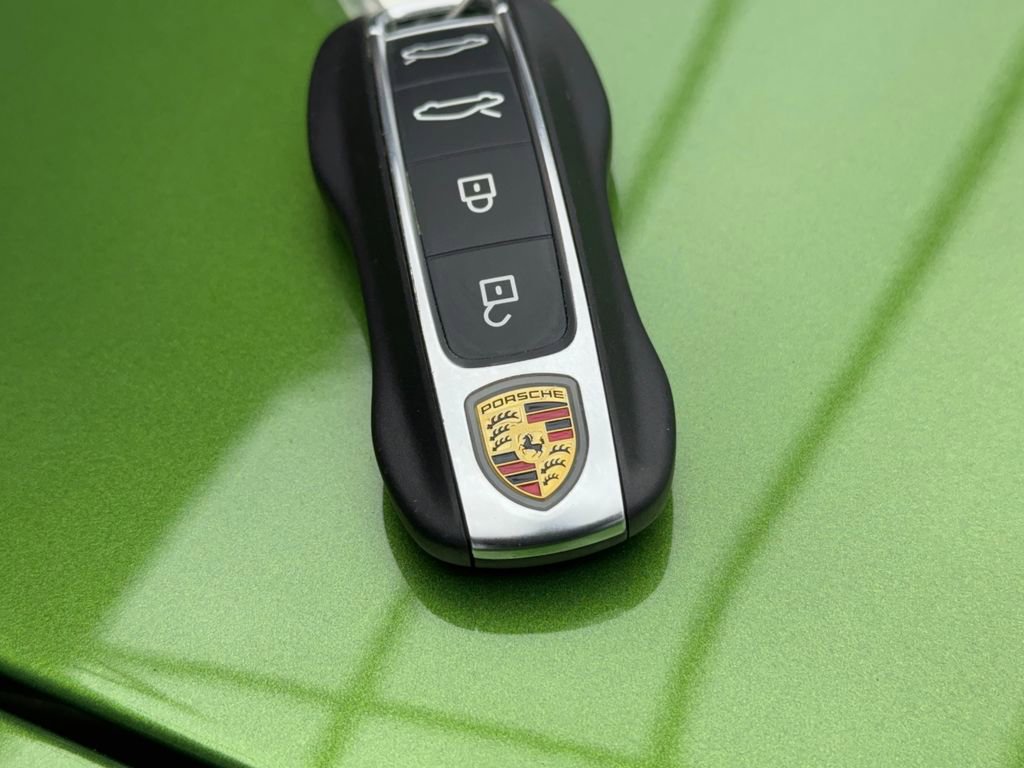 Used 2023 Porsche Taycan 4S image 63