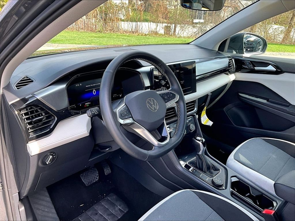 Used 2025 Volkswagen Taos S AWD/4WD image 8