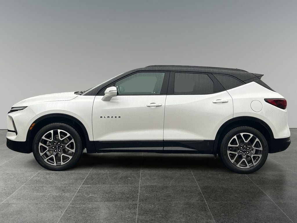 Used 2023 Chevrolet Blazer RS FWD image 4
