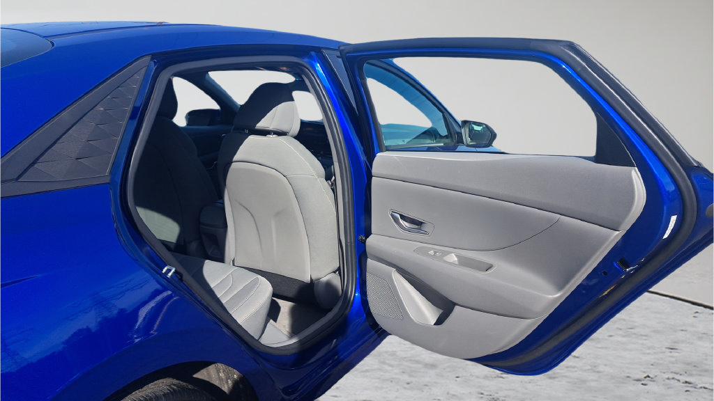 Used 2024 Hyundai Elantra SEL FWD image 25