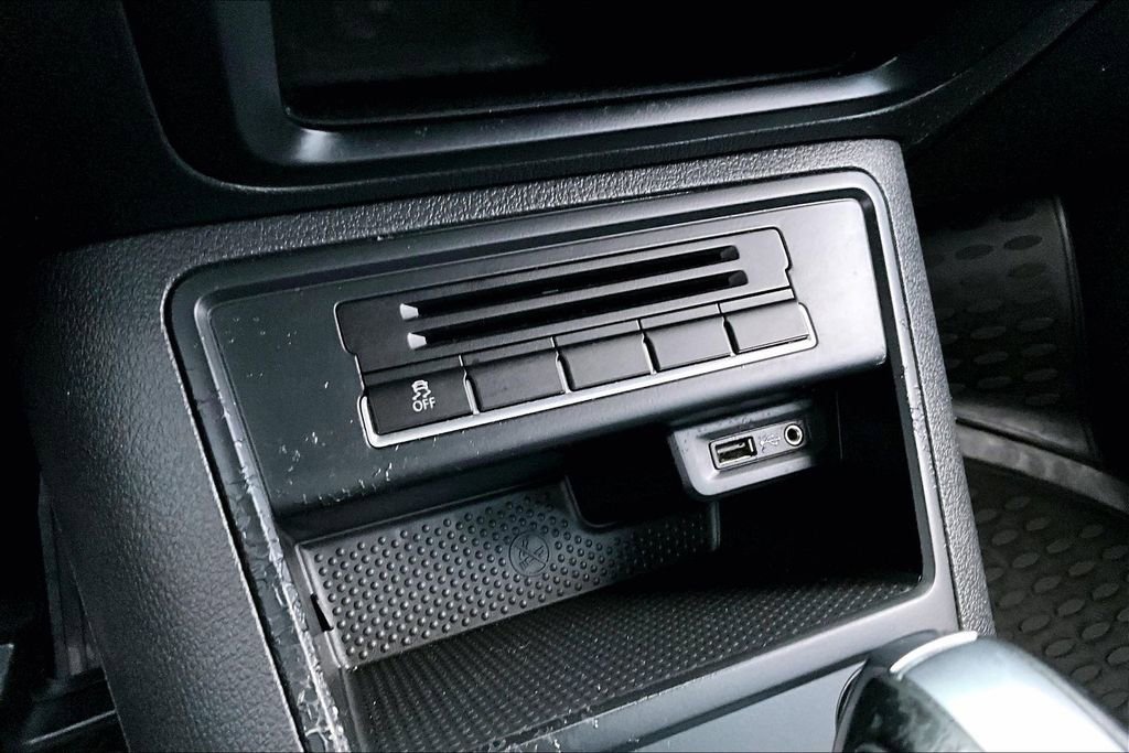 Used 2017 Volkswagen Tiguan S image 15