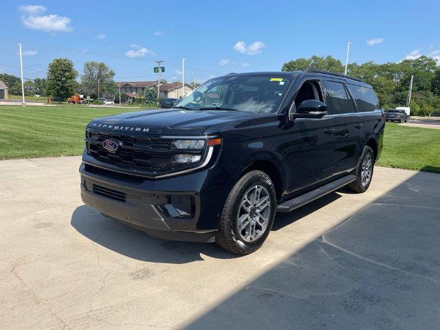 Used 2025 Ford Expedition Max Active AWD/4WD image 2