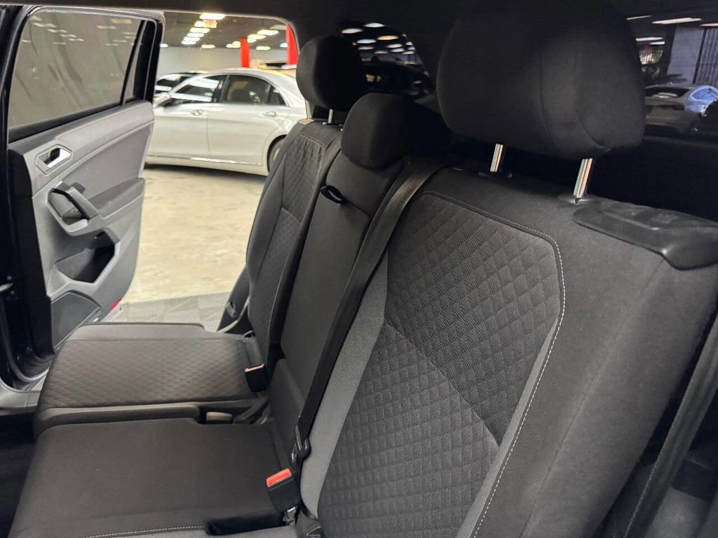Used 2019 Volkswagen Tiguan S FWD image 43