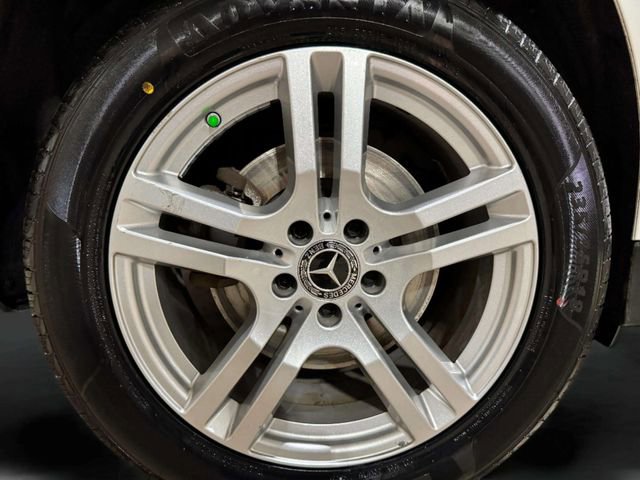 Used 2022 Mercedes-Benz GLB 250 4MATIC w/ Premium Package Lite image 33