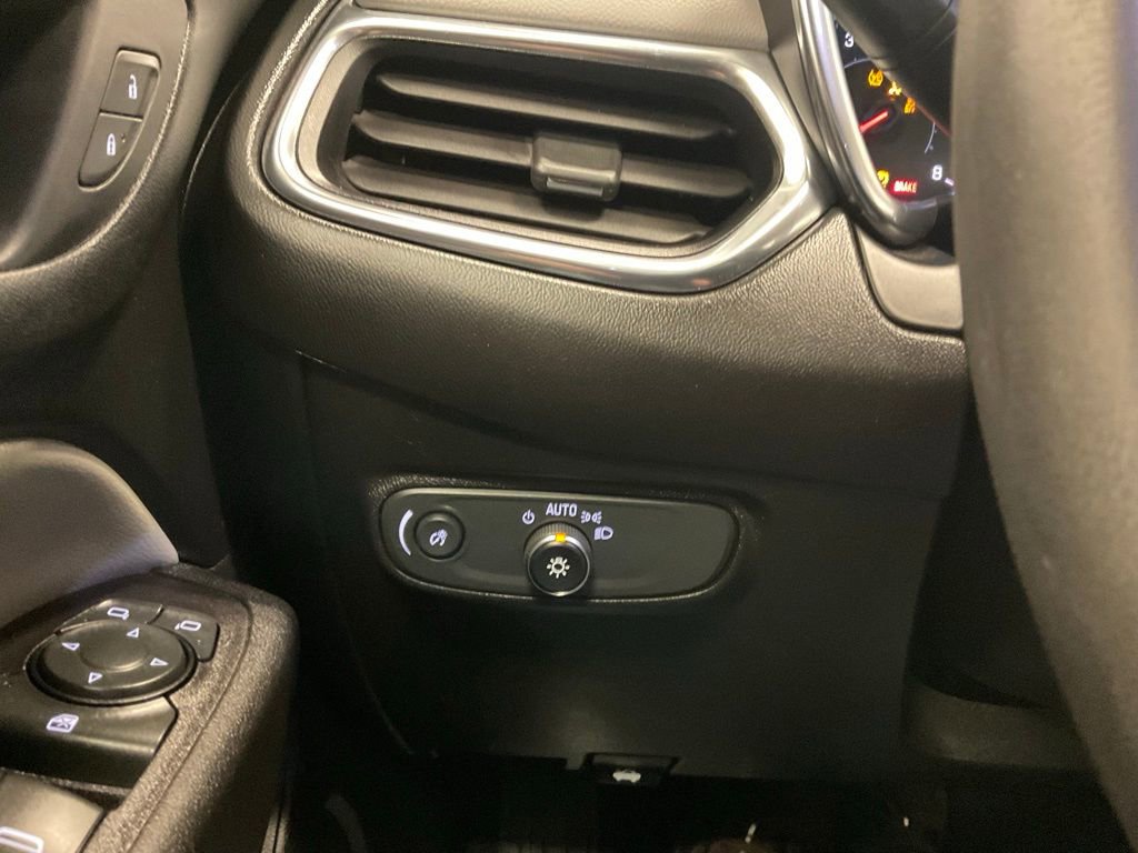 Used 2022 Chevrolet Equinox LT image 11