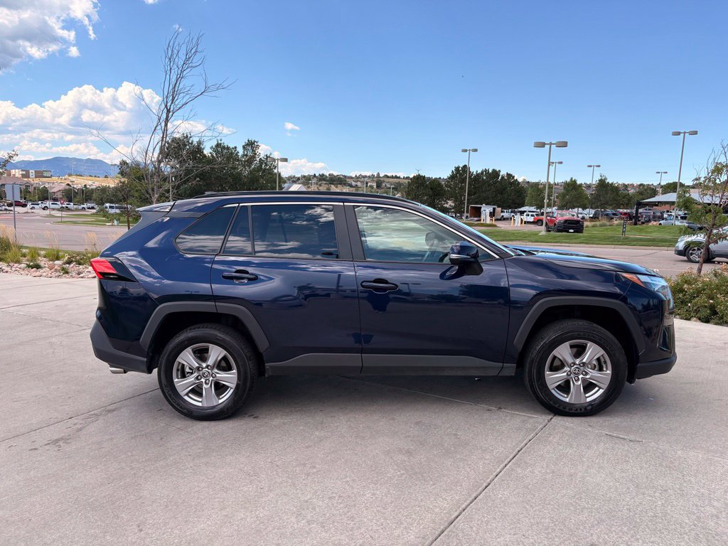 Used 2025 Toyota RAV4 XLE AWD/4WD image 9
