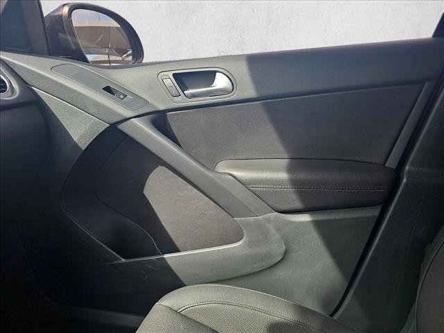 Used 2017 Volkswagen Tiguan S image 21