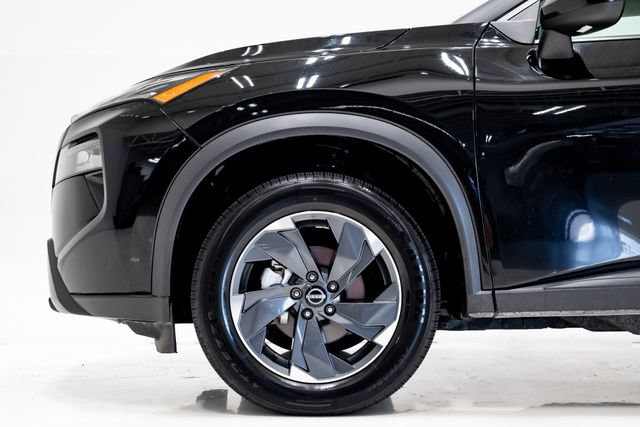 Used 2024 Nissan Rogue SV FWD image 25