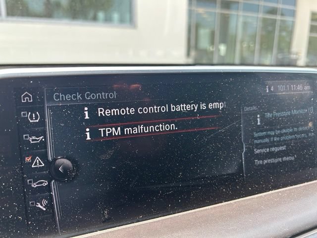 Used 2017 BMW 750i xDrive AWD/4WD image 18