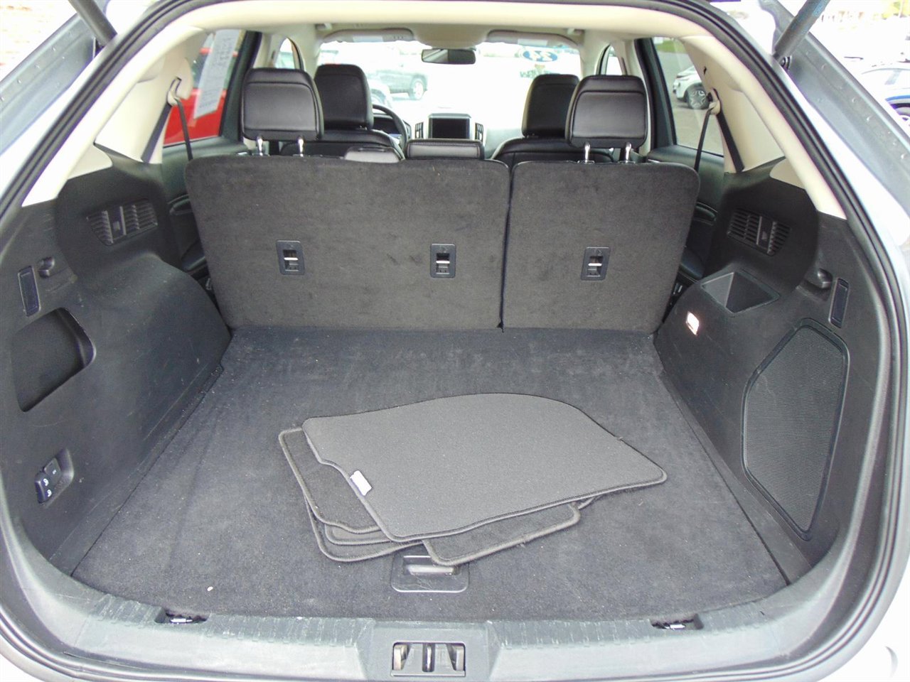 Used 2024 Ford Edge Titanium image 12