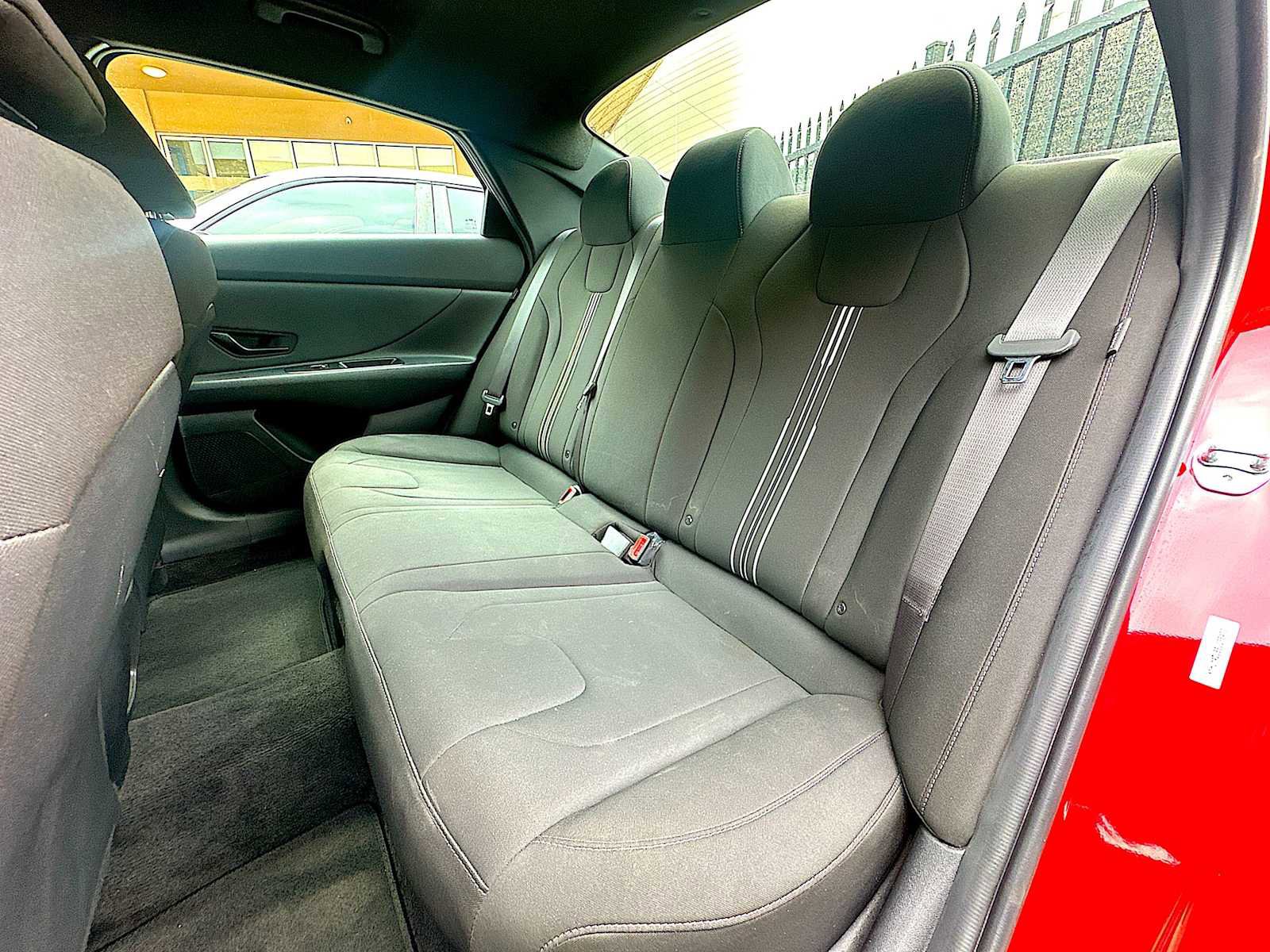 Used 2025 Hyundai Elantra SEL image 24