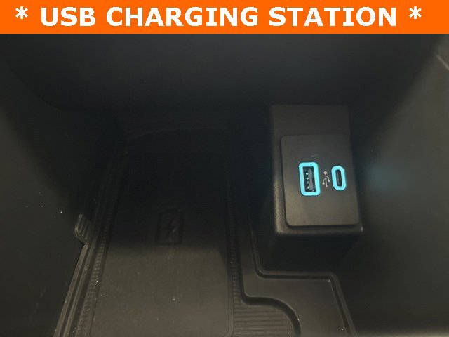 Used 2024 Ford Edge SEL w/ Convenience Package image 17