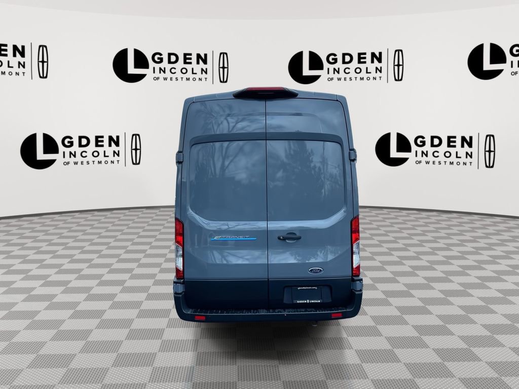 Used 2022 Ford E-Transit 148 High Roof Extended image 7