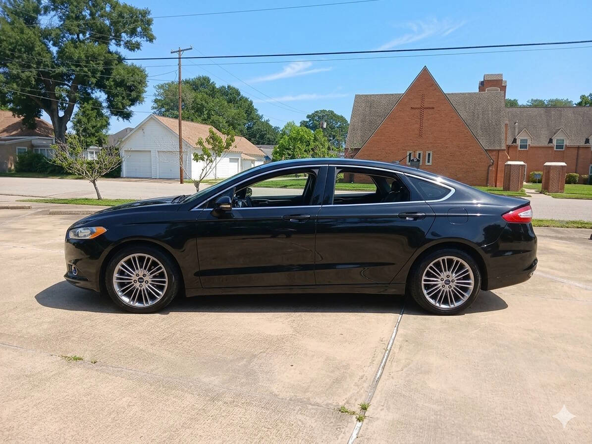 Used 2013 Ford Fusion SE FWD image 4