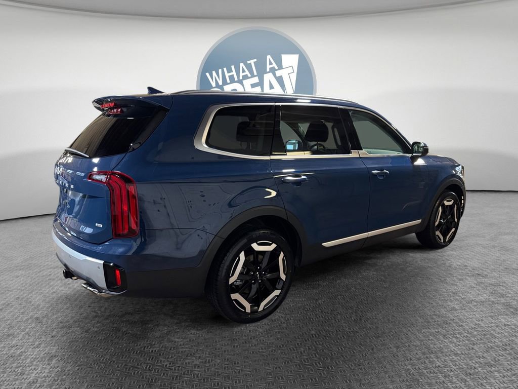 Certified 2024 Kia Telluride S w/ S Sunroof Package image 3