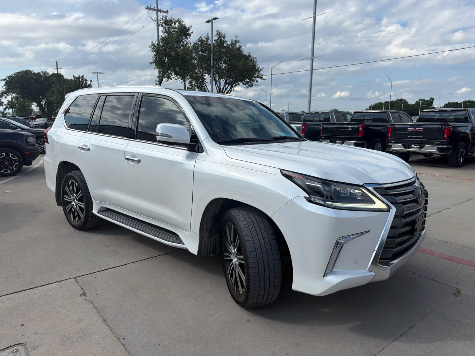 Used 2021 Lexus LX 570 4WD w/ Luxury Package image 5