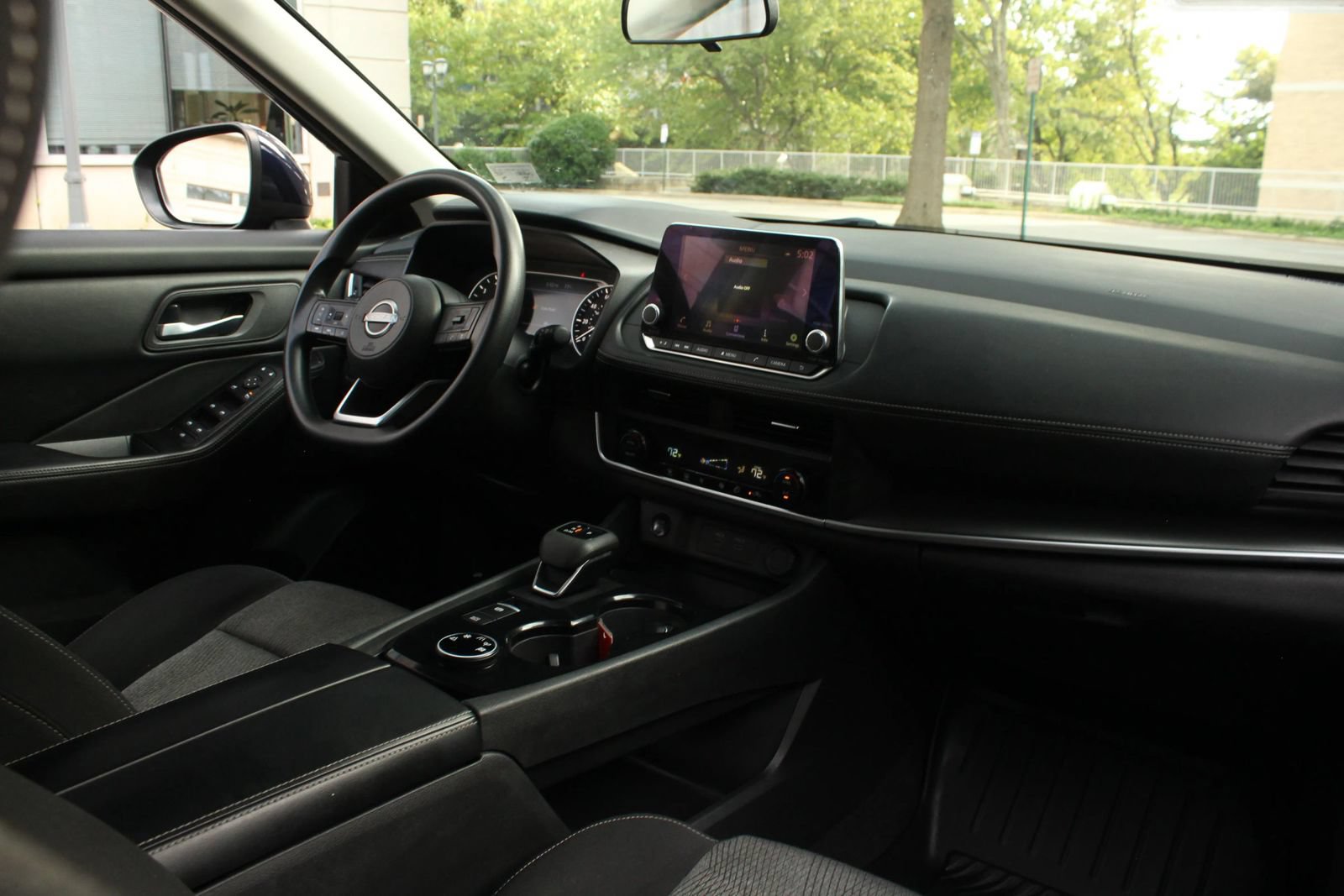 Used 2024 Nissan Rogue SV AWD/4WD image 24