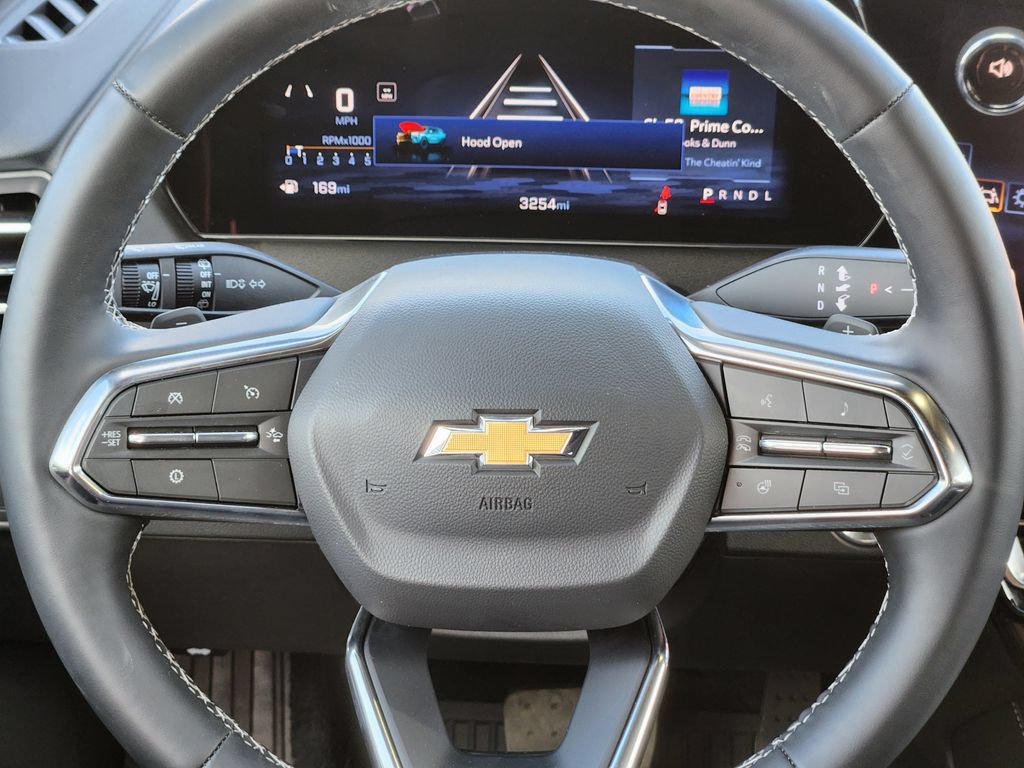 Used 2025 Chevrolet Traverse LT w/ Driver Confidence Package FWD image 18