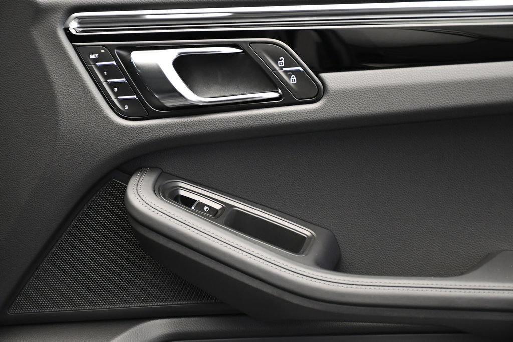 Certified 2026 Porsche Macan AWD/4WD image 49