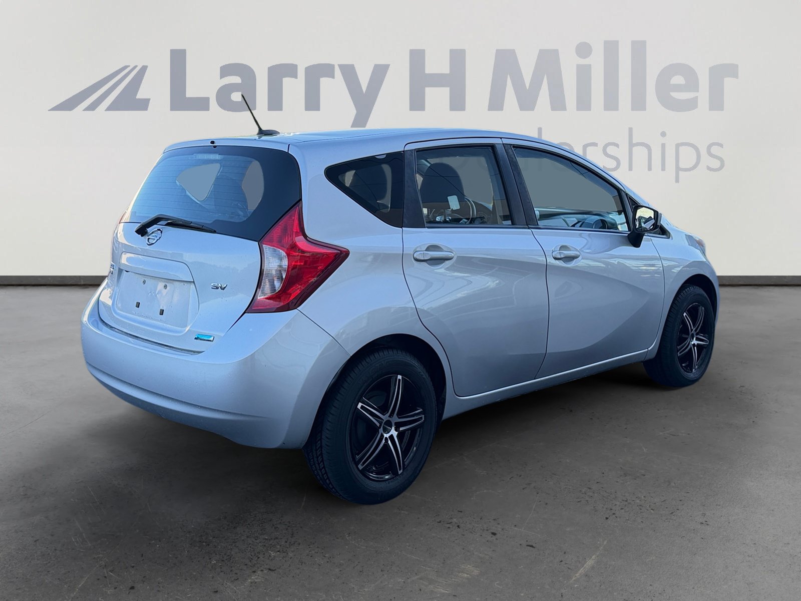 Used 2016 Nissan Versa Note SV FWD image 5