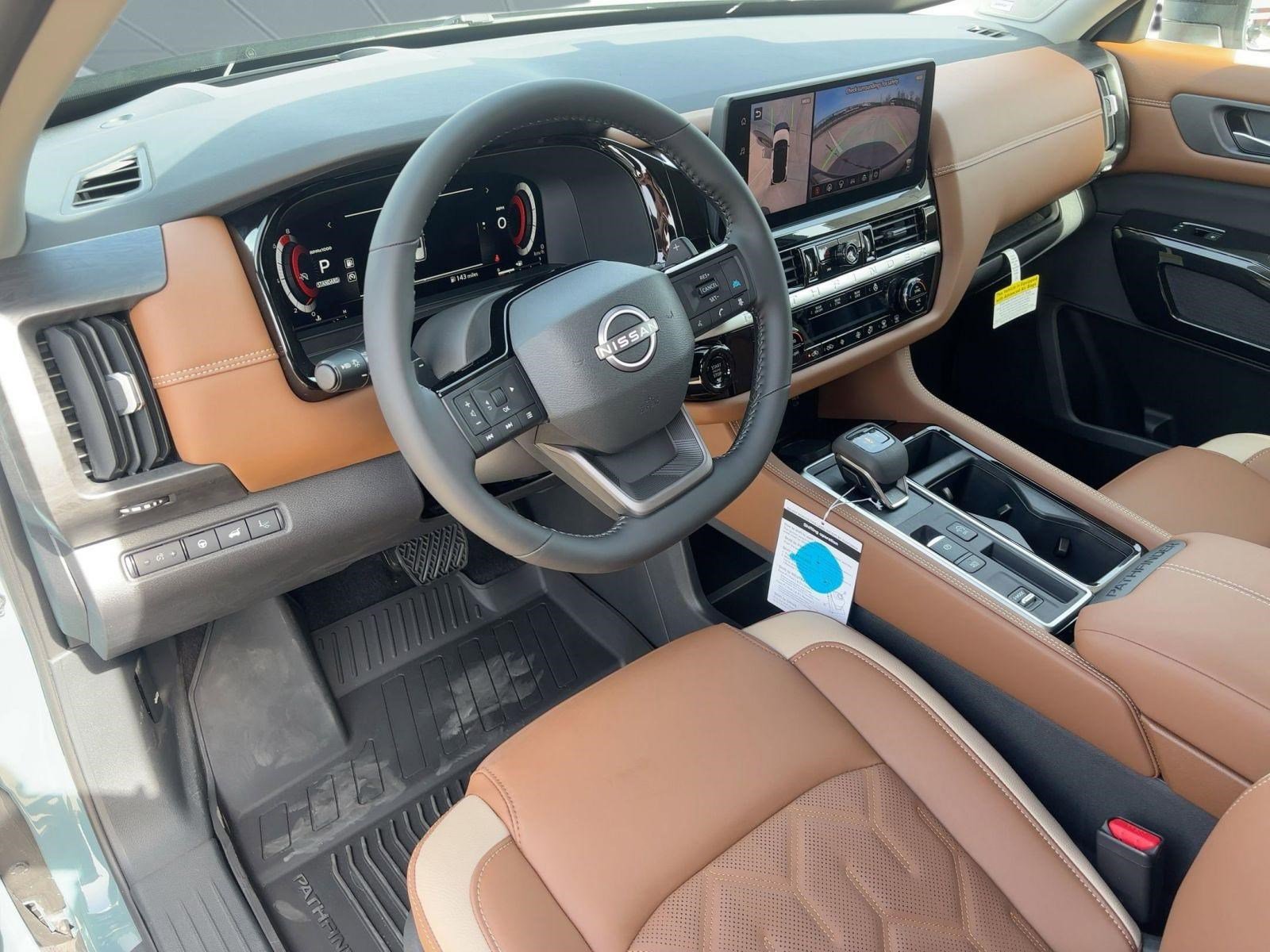 New 2026 Nissan Pathfinder Platinum image 4