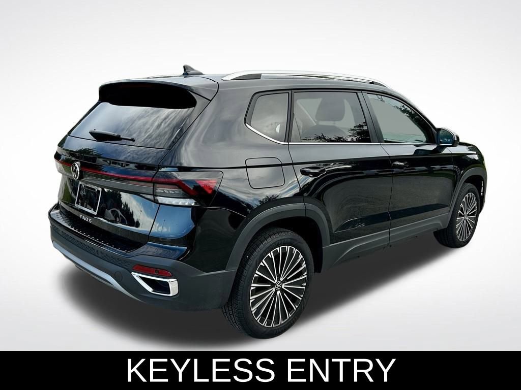 Certified 2025 Volkswagen Taos SE image 6
