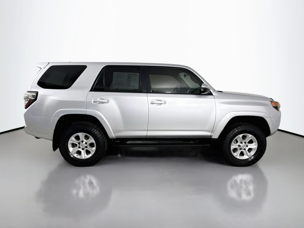 Used 2015 Toyota 4Runner SR5 AWD/4WD image 9