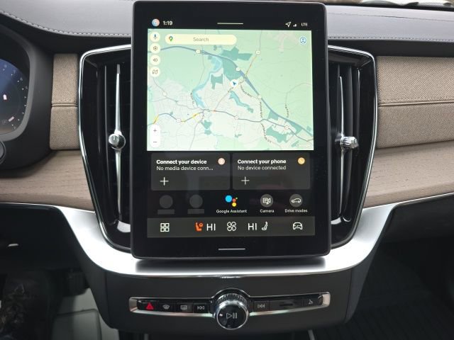 New 2026 Volvo XC90 B6 Plus w/ Protection Package Premier image 31