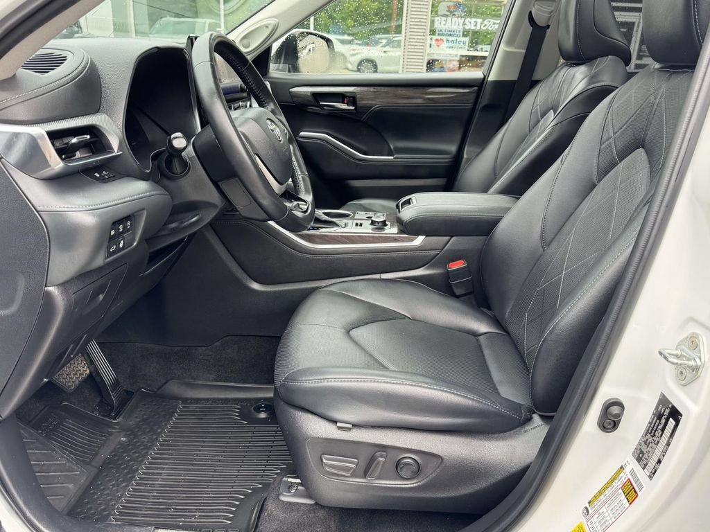 Used 2023 Toyota Highlander Platinum AWD/4WD image 22