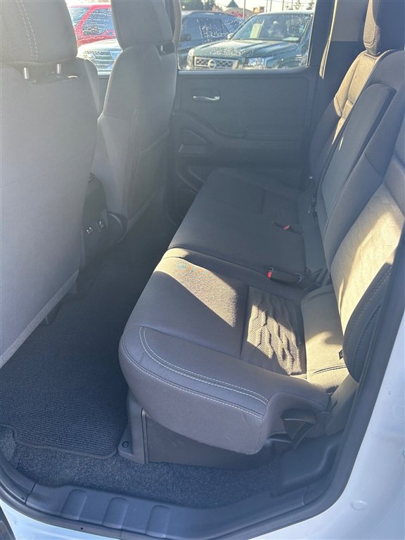Used 2024 Nissan Frontier SV w/ SV Convenience Package RWD image 9
