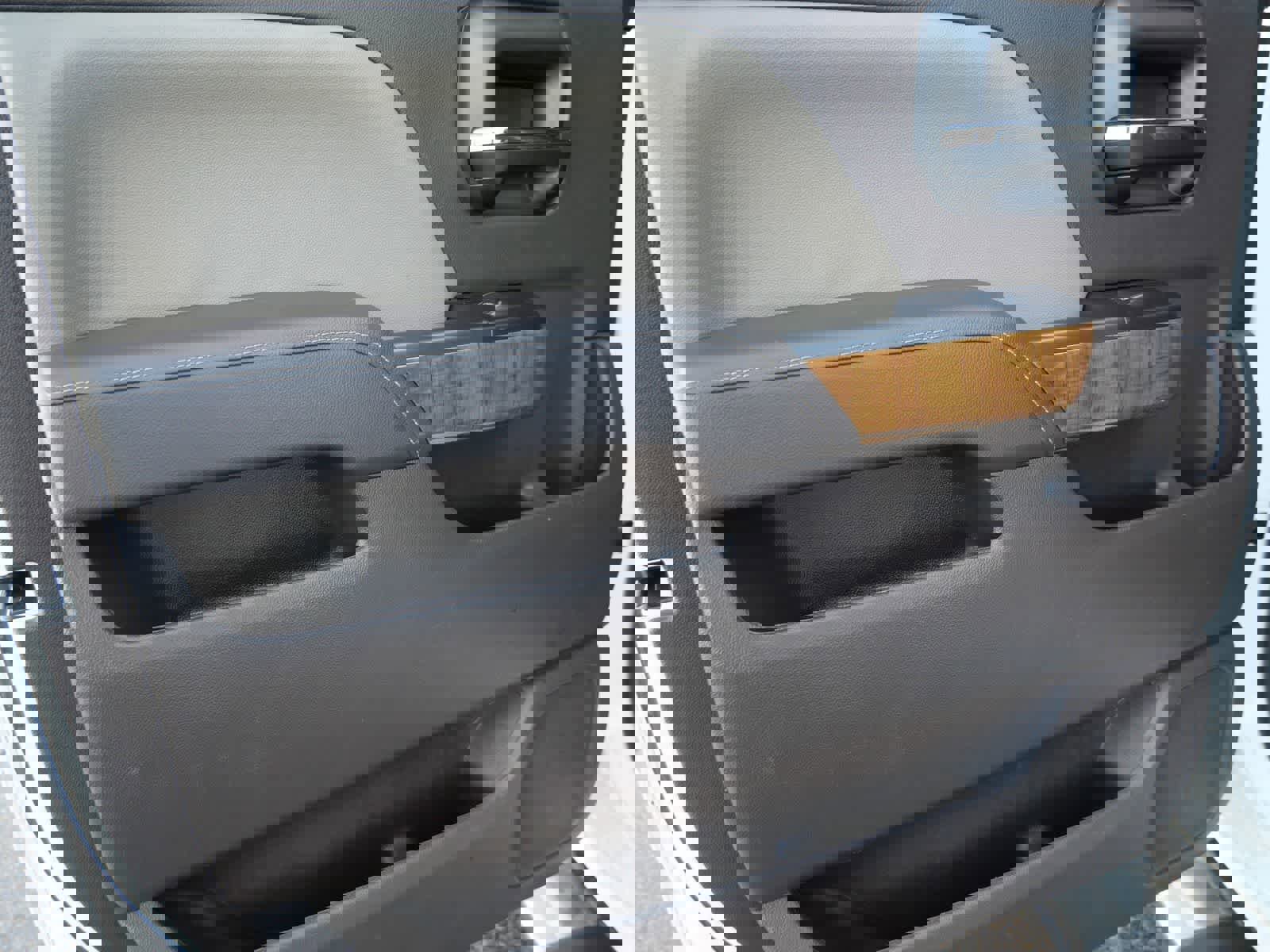 Used 2014 GMC Sierra 1500 SLT w/ SLT Crew Cab Value Package image 12