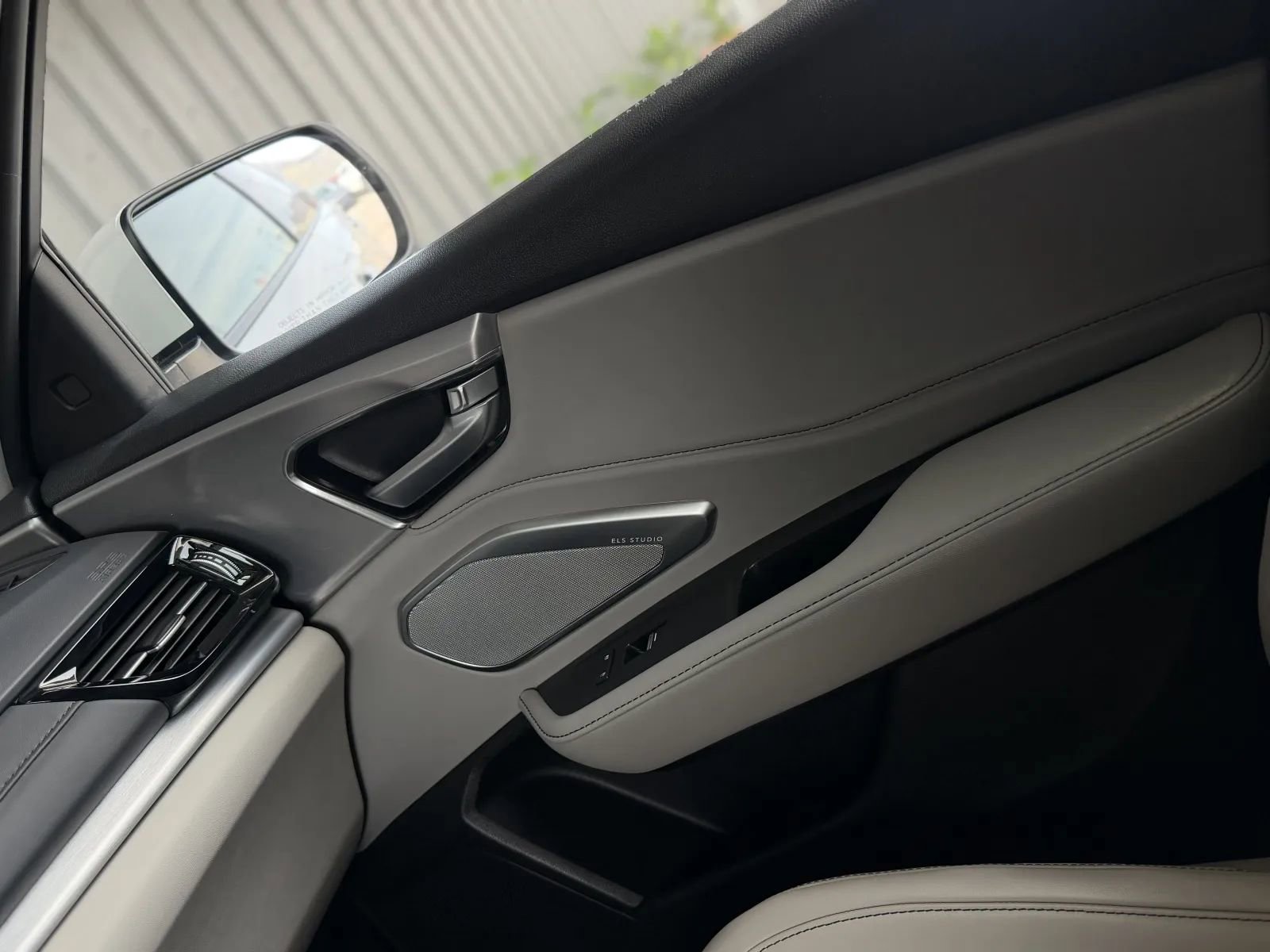 Used 2025 Acura RDX SH-AWD w/ Technology Package image 36