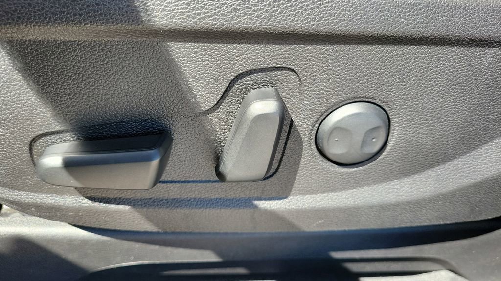 Used 2022 Kia Telluride EX w/ EX Premium Package image 20