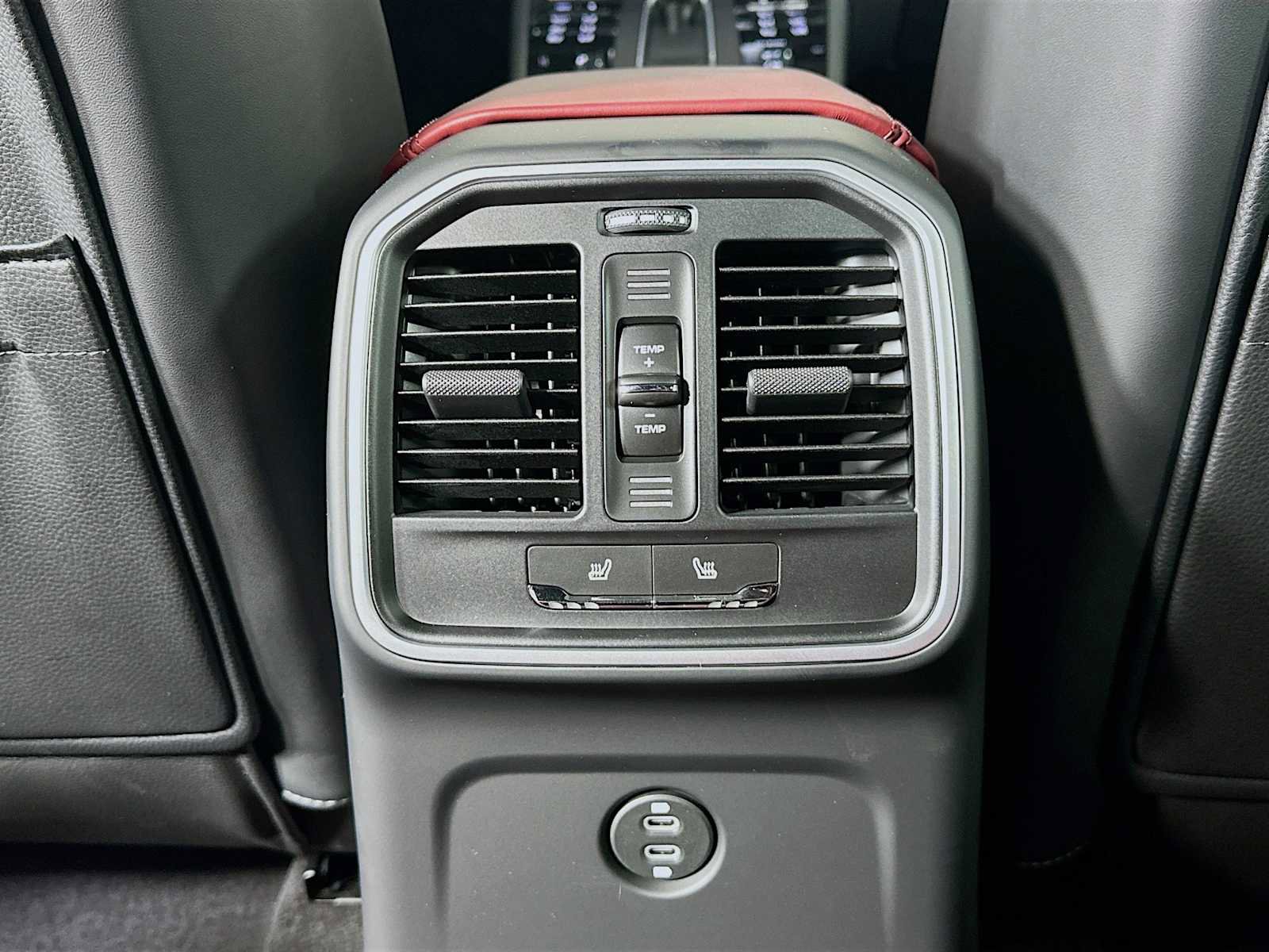 New 2026 Porsche Macan Turbo image 26