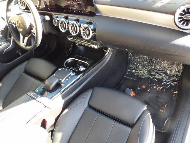 Used 2023 Mercedes-Benz CLA 250 image 16