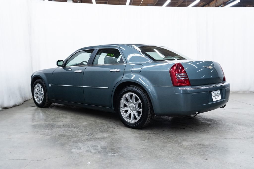 Used 2006 Chrysler 300 C w/ Protection Group II image 4