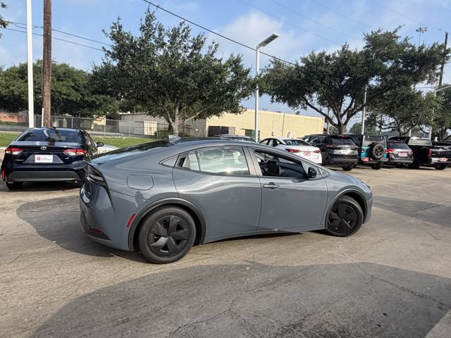 Used 2025 Toyota Prius Plug-In Hybrid FWD image 4