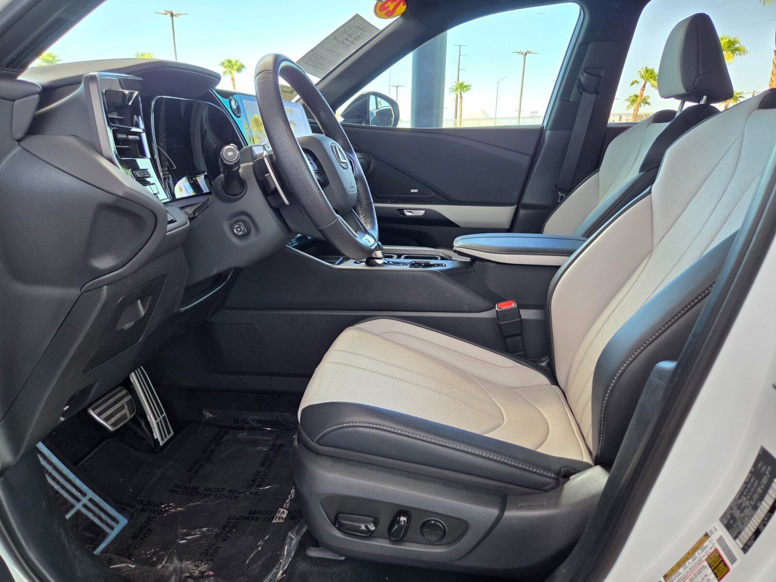 Used 2025 Lexus TX 500h AWD w/ Technology Package image 13