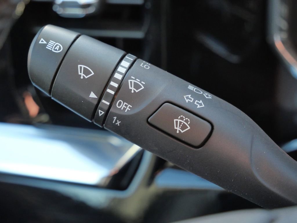 Used 2025 Chevrolet Silverado 2500 LT w/ Convenience Package image 47