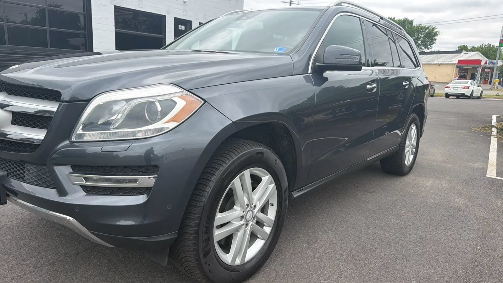 Used 2013 Mercedes-Benz GL 450 4MATIC image 12