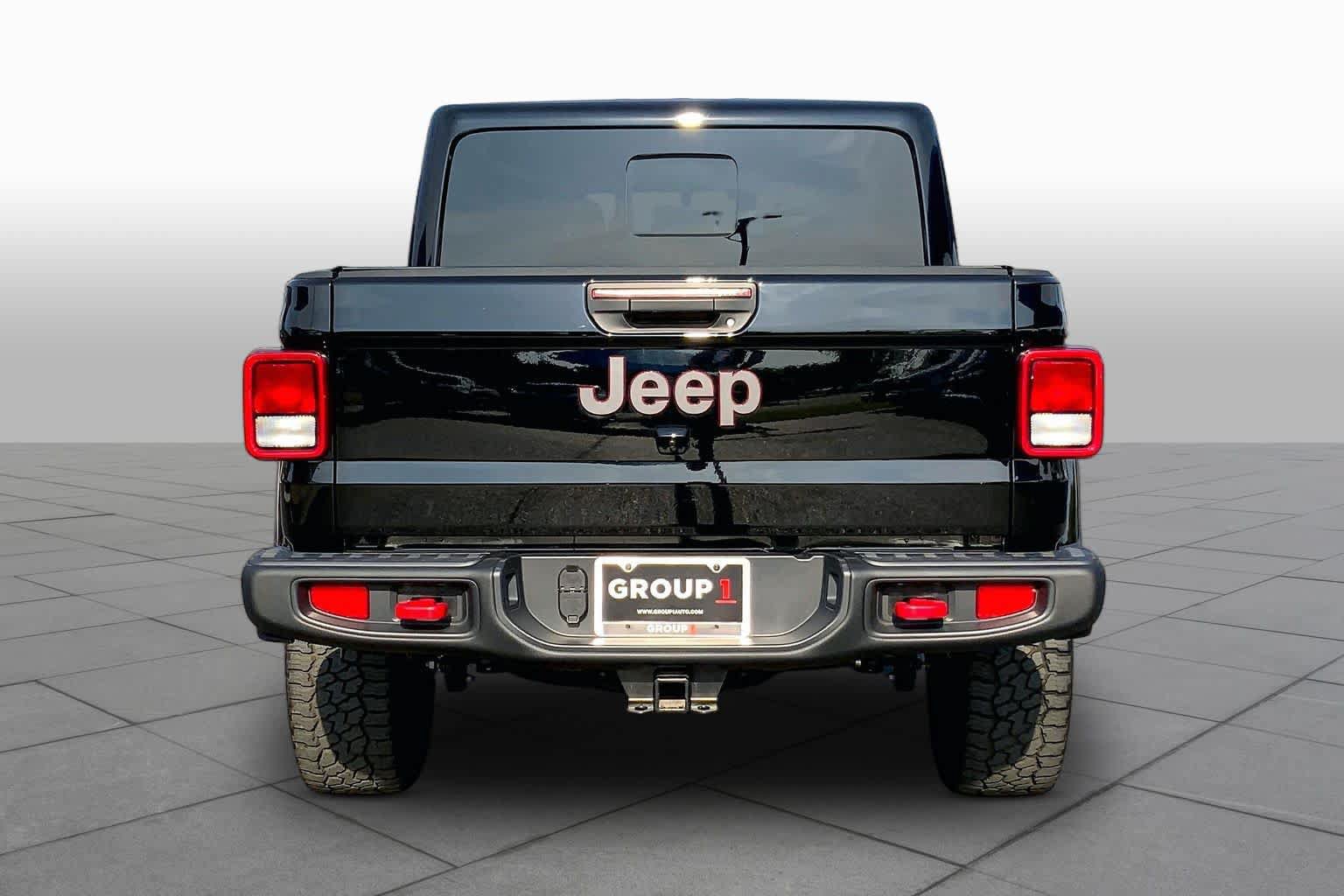 Used 2023 Jeep Gladiator Rubicon w/ Trailer Tow Package AWD/4WD image 5