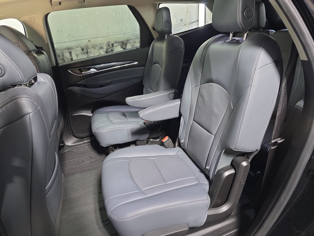 Used 2018 Buick Enclave Essence w/ Trailering Package FWD image 19