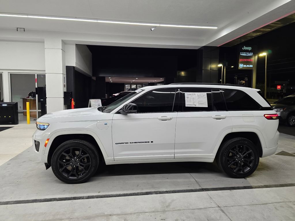 Used 2024 Jeep Grand Cherokee Limited 4xe image 3
