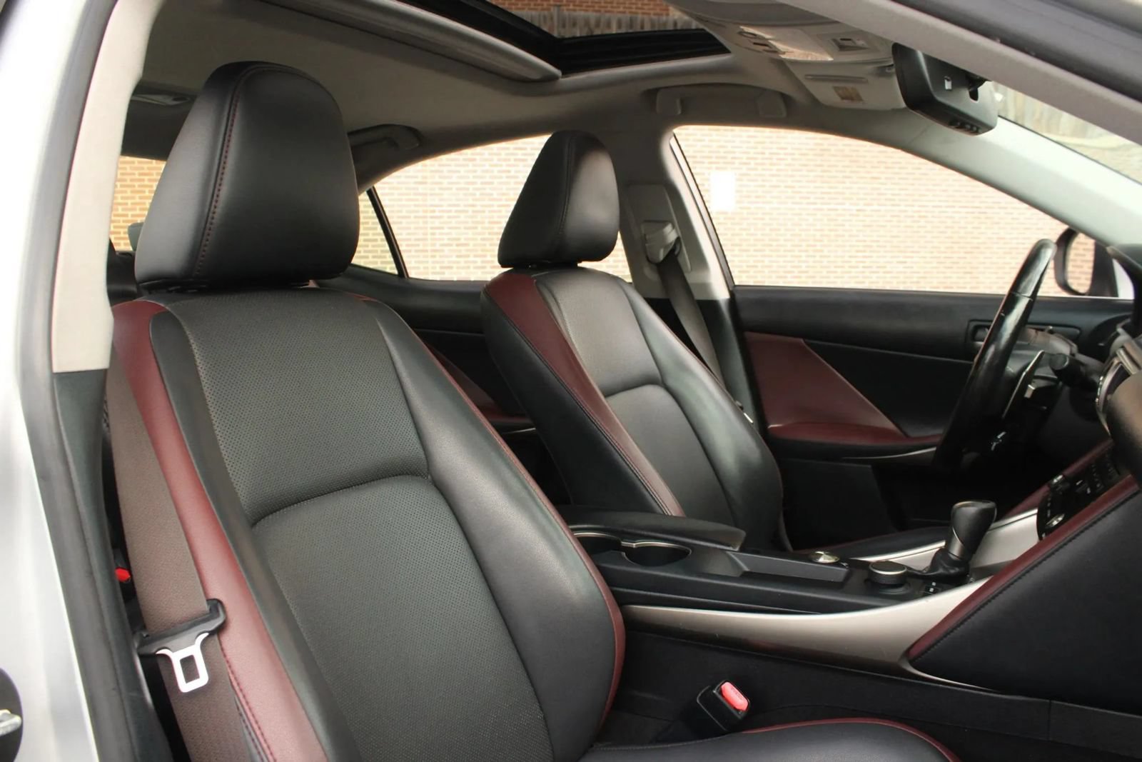 Used 2017 Lexus IS 200t RWD image 27