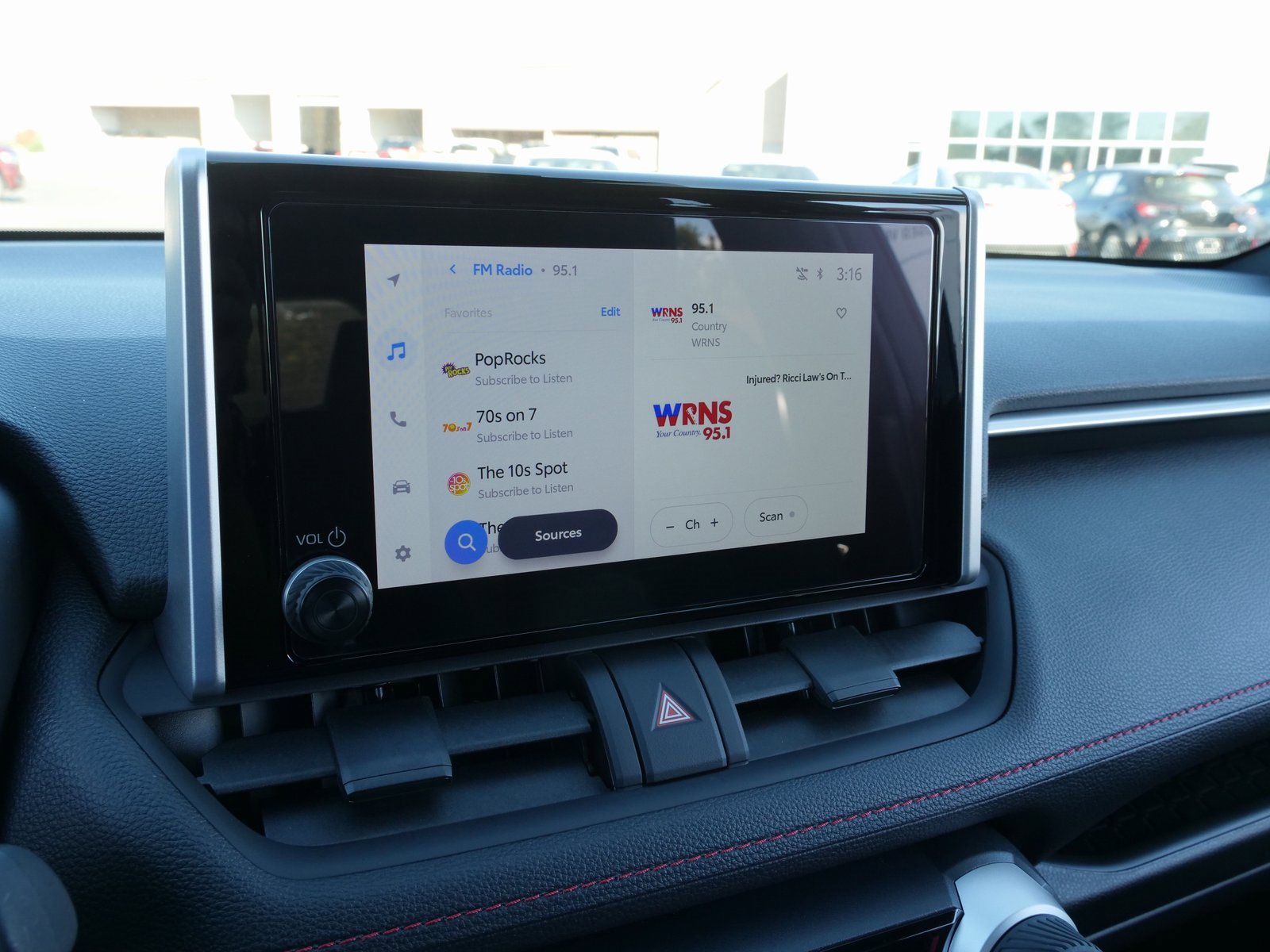 Used 2024 Toyota RAV4 SE image 27