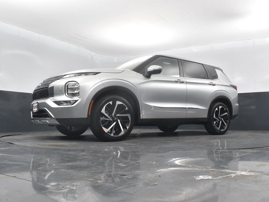 Used 2022 Mitsubishi Outlander SE image 53